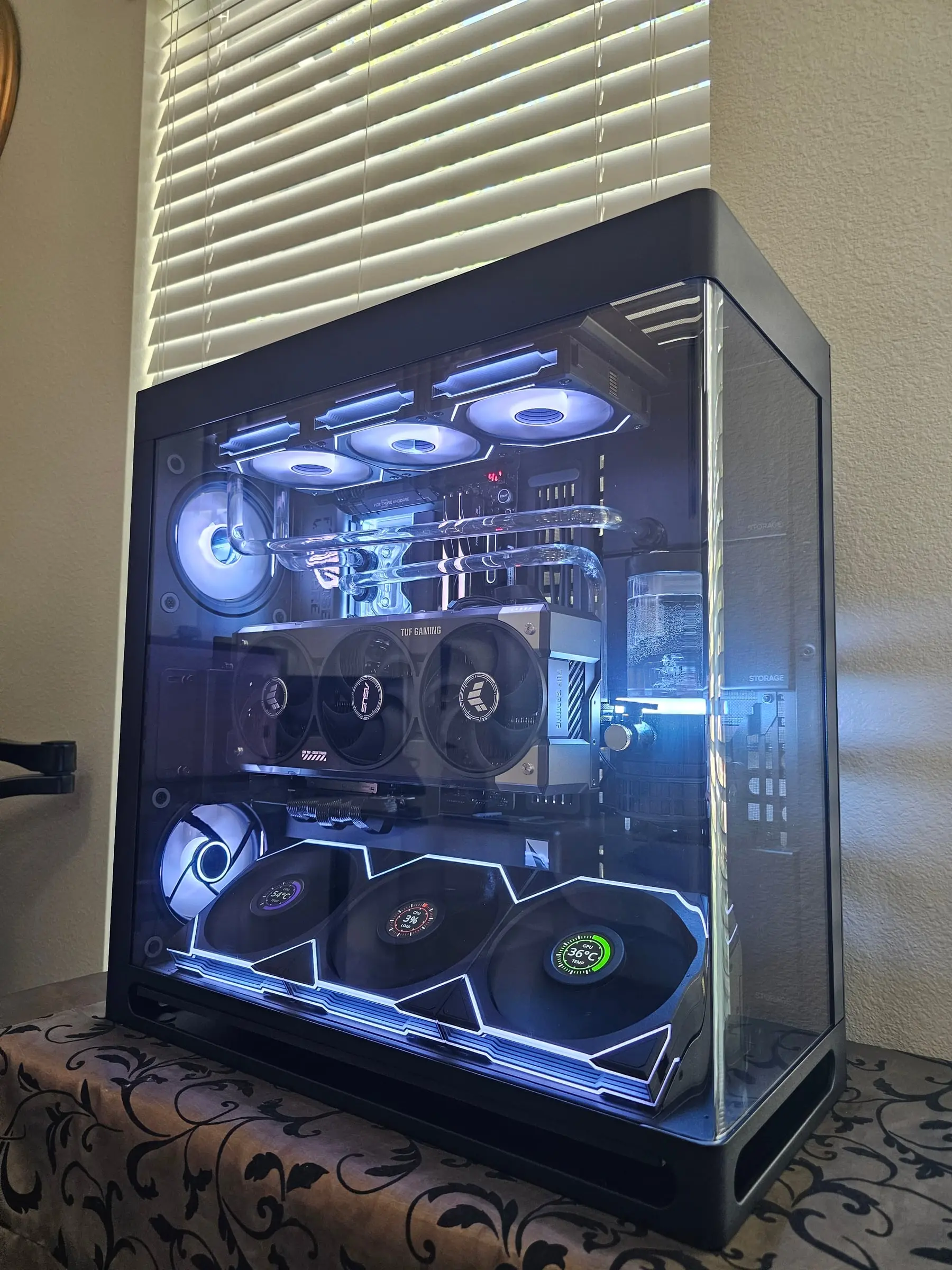 Front-on white theme with the D5 reservoir tower lit beside the TUF card