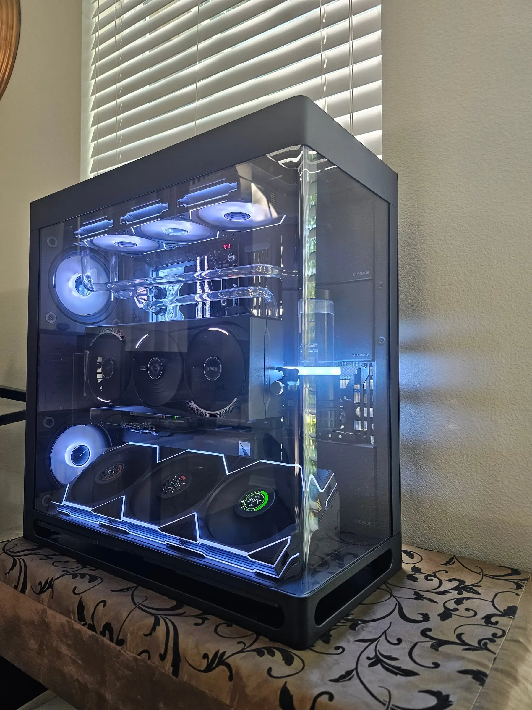 Ice-white theme with the acrylic runs catching light above the Aorus card