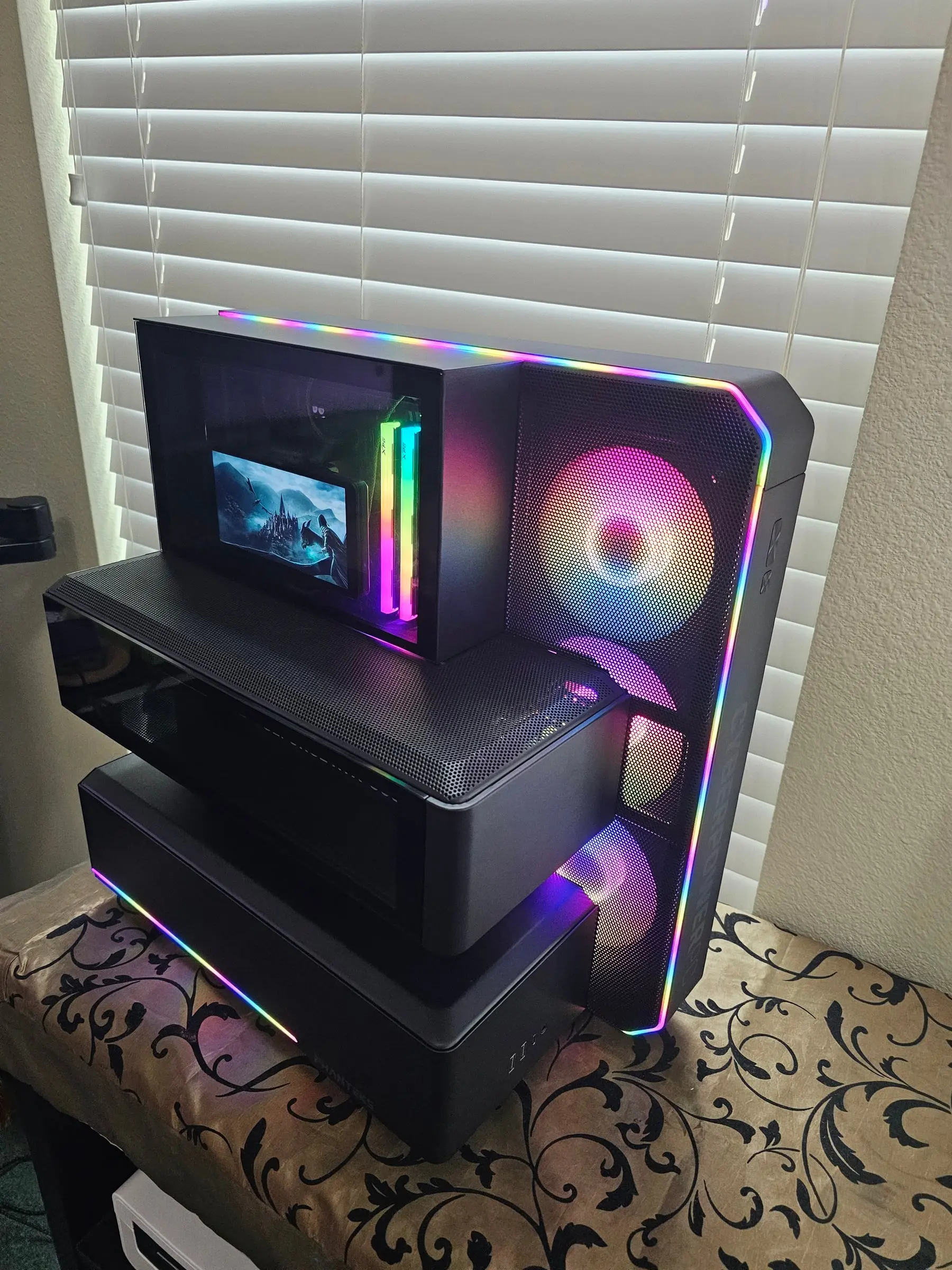 Fantasy art on the Glacier One LCD with the GPU tray cantilevered below in soft violet