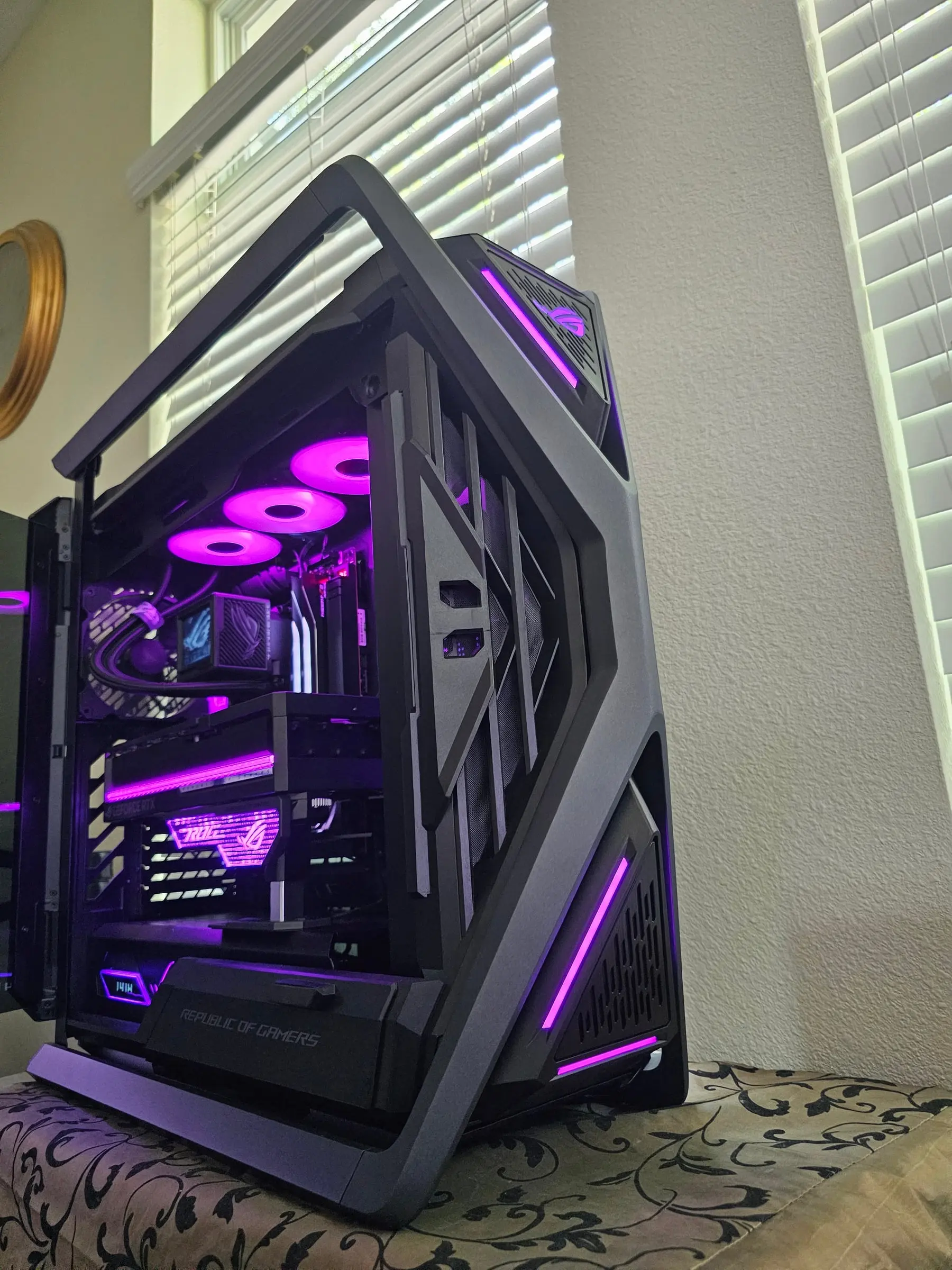 Magenta theme across the AIO fans, GPU RGB, and the GR701's front light bars