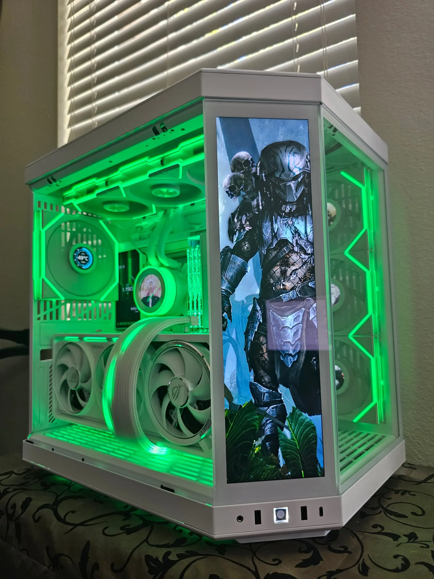Green lighting theme with Predator art on the front touchscreen